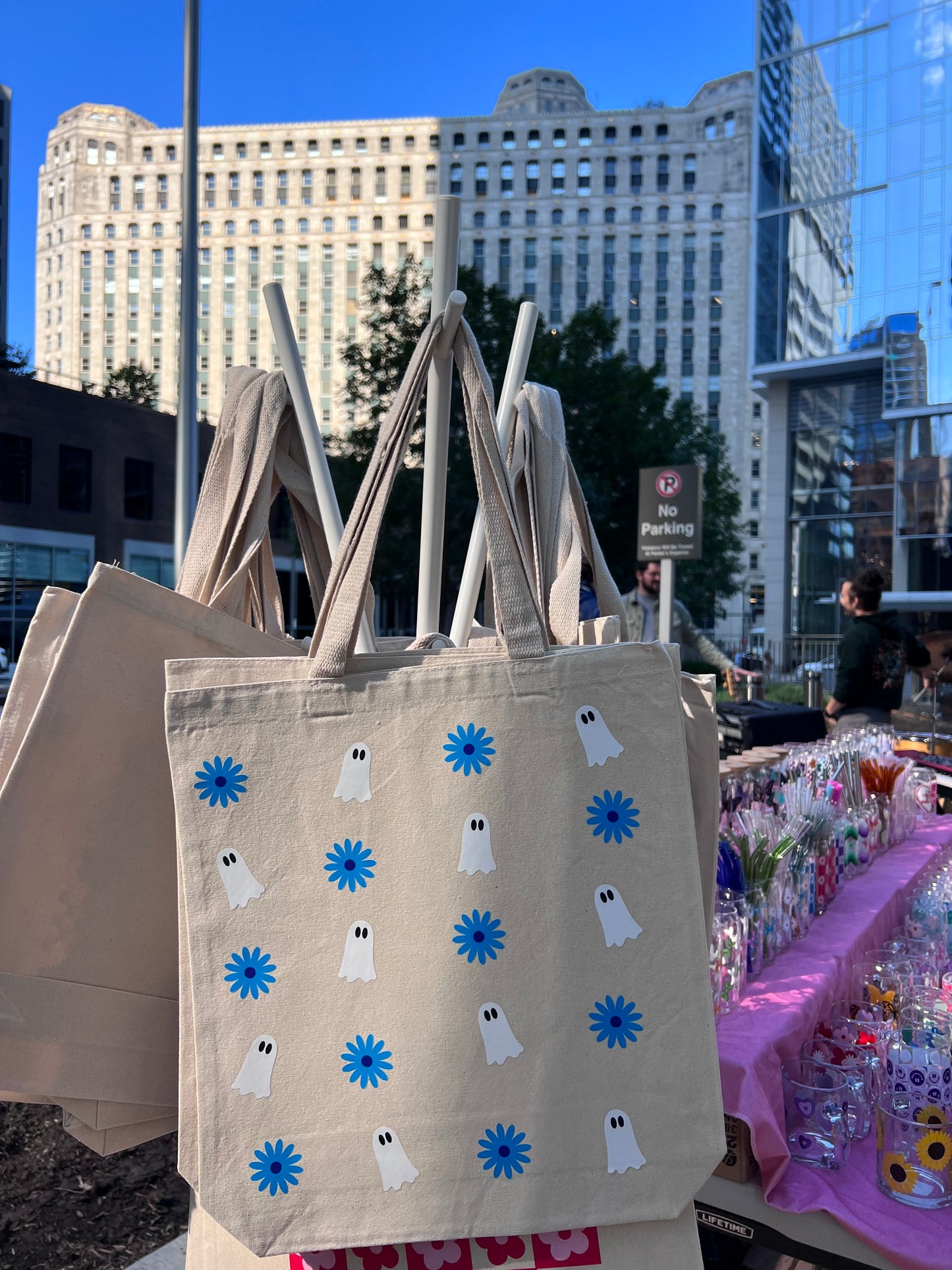 Ghost Daisy Tote