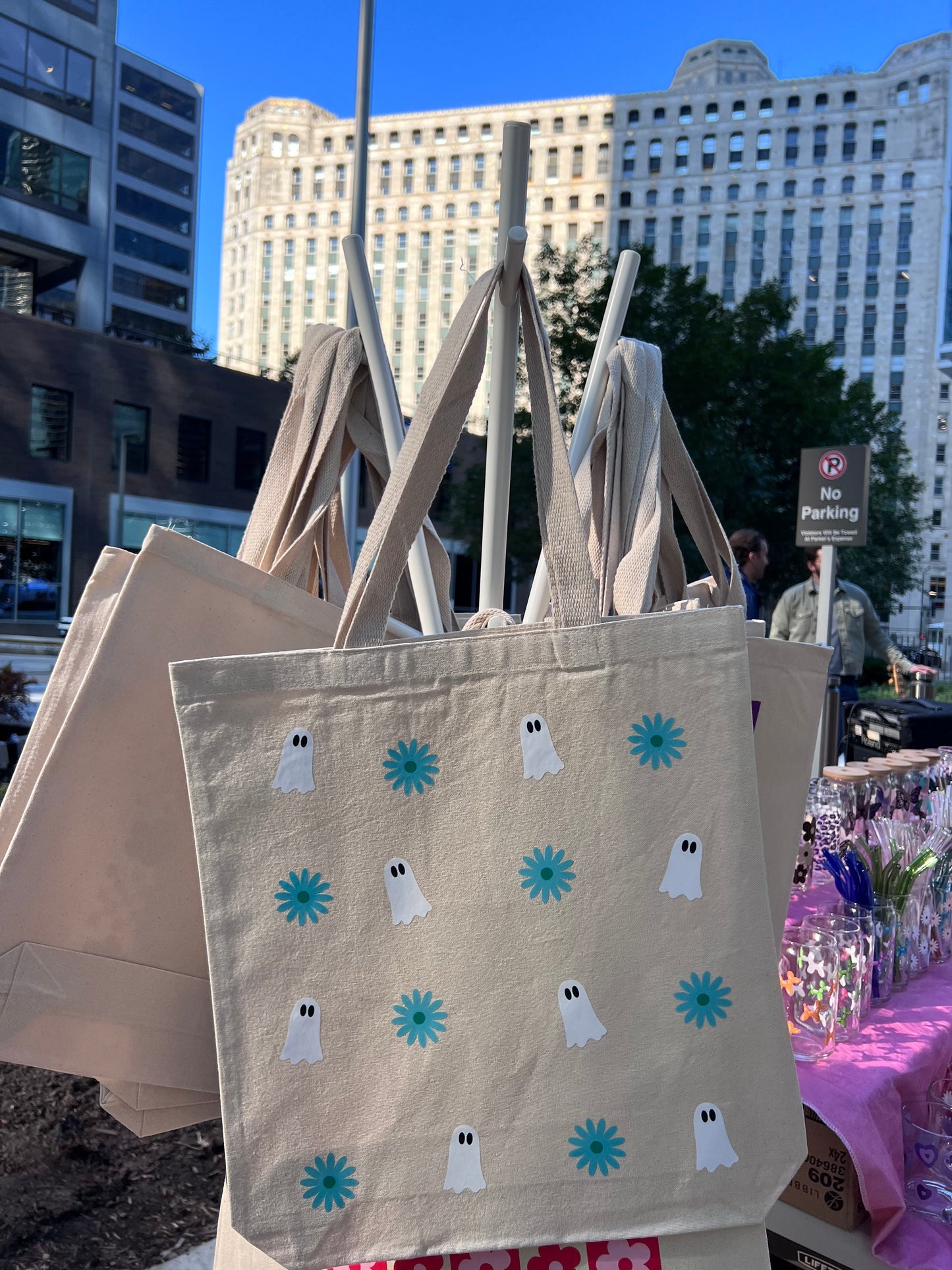 Ghost Daisy Tote